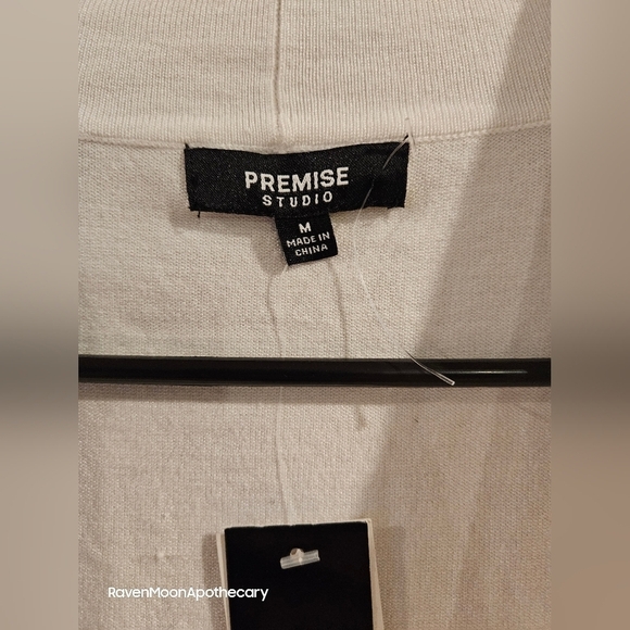 NWT Premise Studio White Sweater - Picture 3 of 4